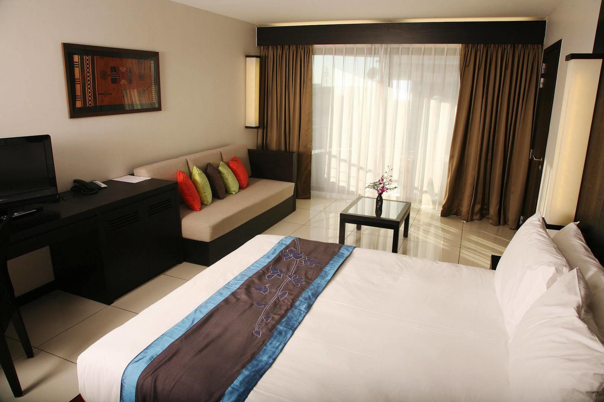 פאפיט Hotel Tahiti Nui מראה חיצוני תמונה