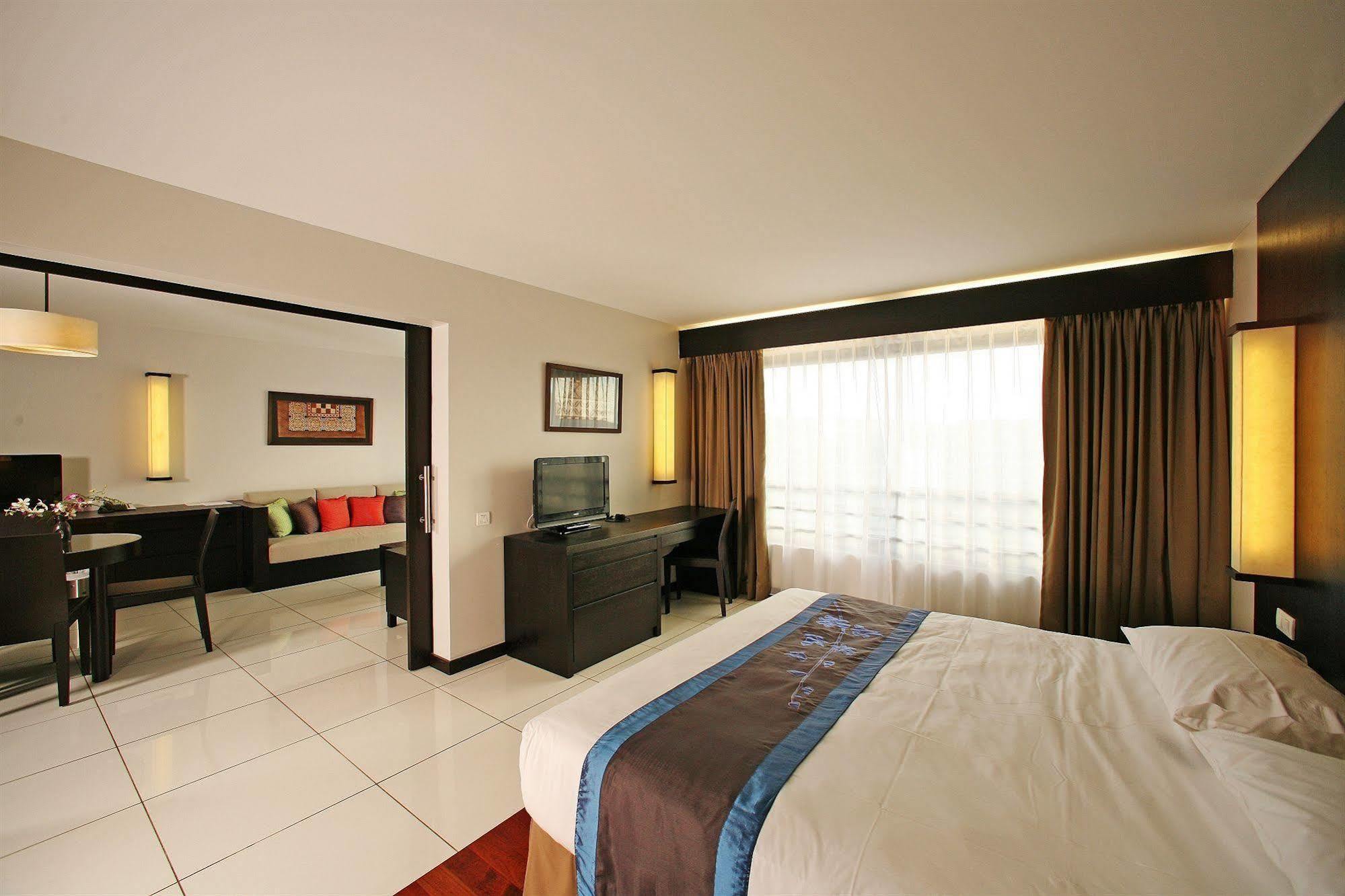 פאפיט Hotel Tahiti Nui מראה חיצוני תמונה