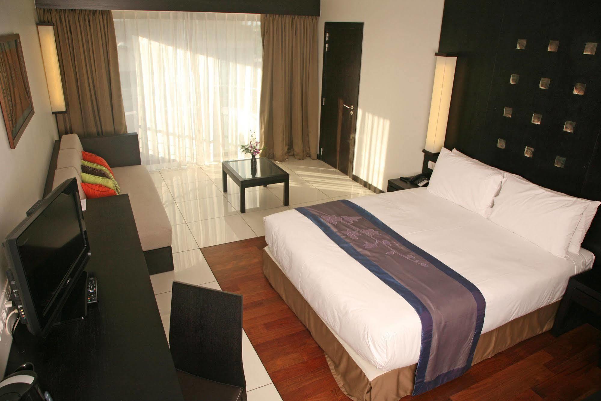 פאפיט Hotel Tahiti Nui מראה חיצוני תמונה